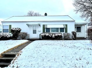 1211 17th St, Bettendorf, IA 52722