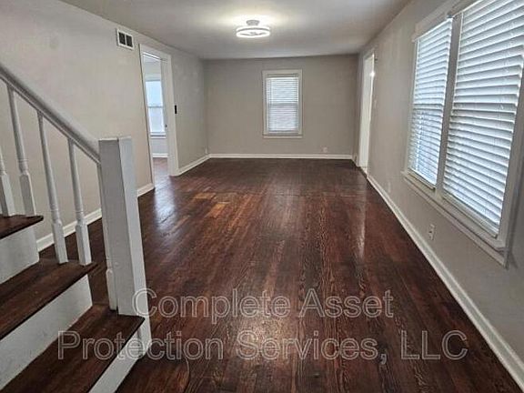5th image of 7209 Catherine St