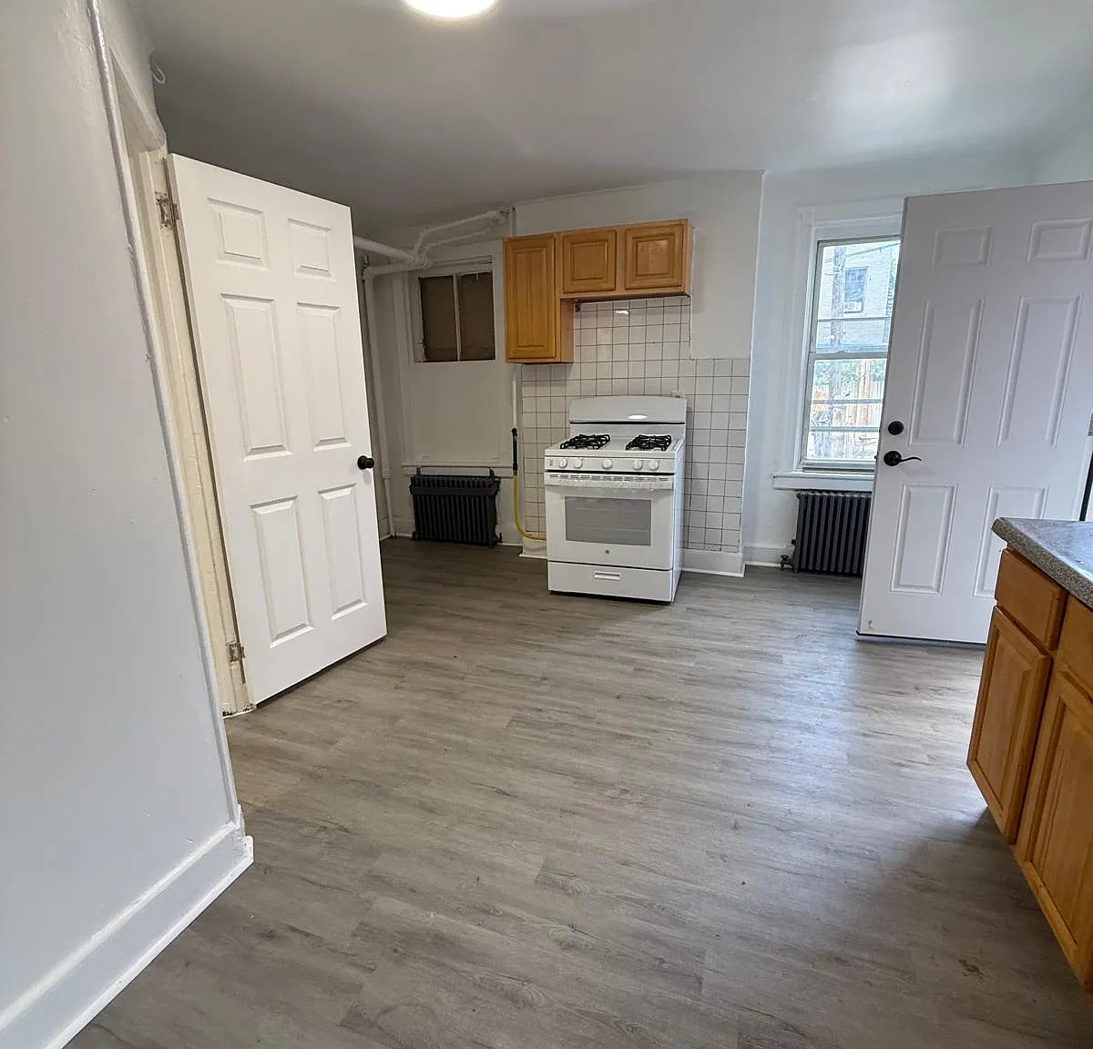 1 bed, 900 sqft, $2,100 — Photo 4
