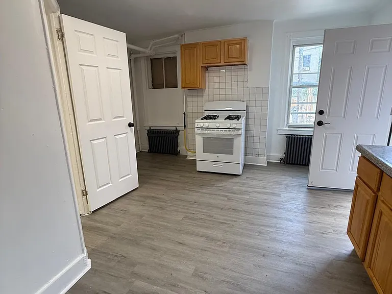 4 Chestnut St #2 — Photo 4
