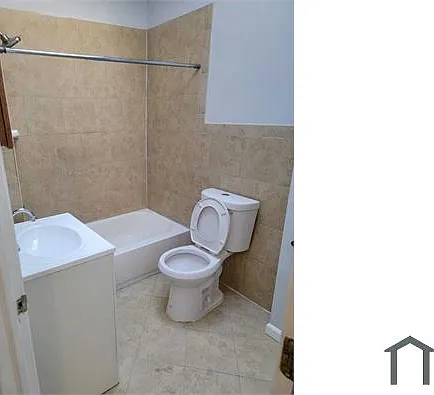 2530 Nicholas St — Photo 5