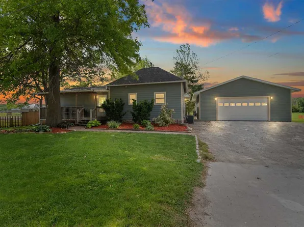 305 3rd St, Wellman, IA 52356