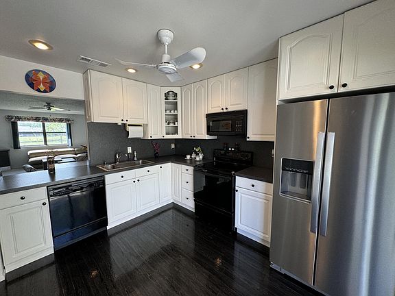 3rd image of 115 Roselle Court
