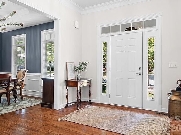 5th image of 8606 Camberly Rd