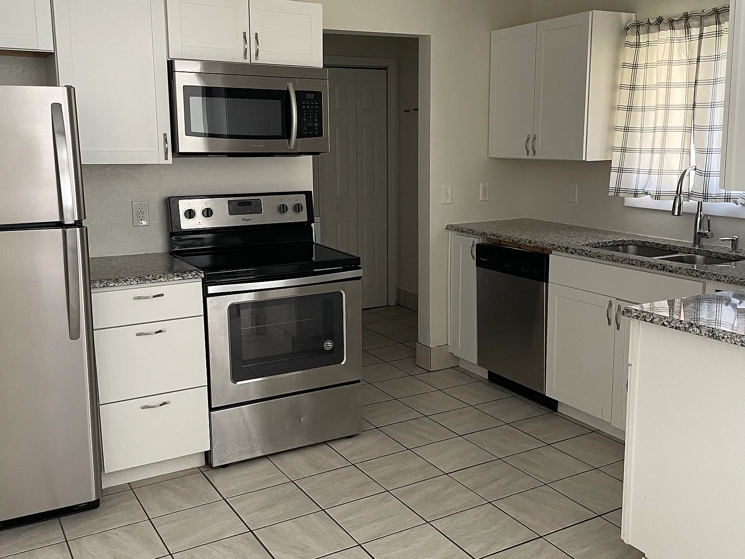 10309 Frankfort Rd — Photo 3
