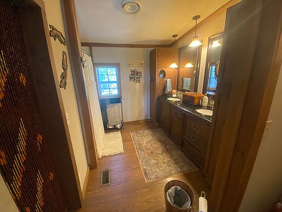 3rd image of 174 Beechview Dr
