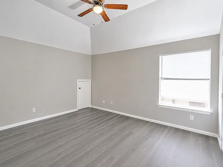 13714 Hillingdale Ln — Photo 5