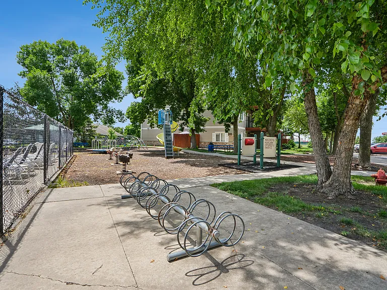 Oakland Pointe — Photo 45
