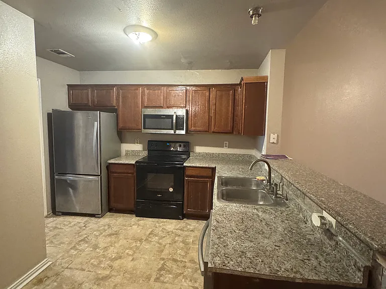 218 River Rock Dr — Photo 5