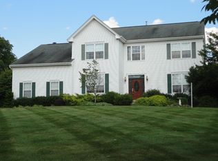 14 Mattawang Dr, Somerset, NJ 08873