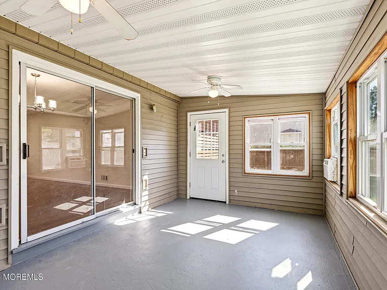 1200 Lawrence Ave — Photo 18