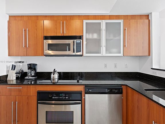 4th image of 335 Biscayne Blvd #2112