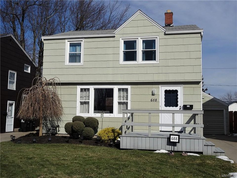 1st image of 688 Moore Ave