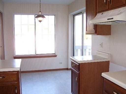 5th image of 9308 Montgomery Dr