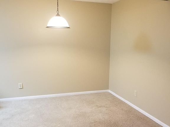 4th image of 9901 Regatta Dr #28105