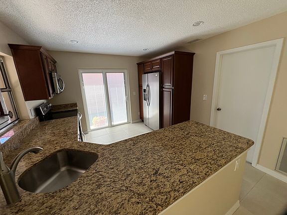 5th image of 534 Saint Tropez Cir NE