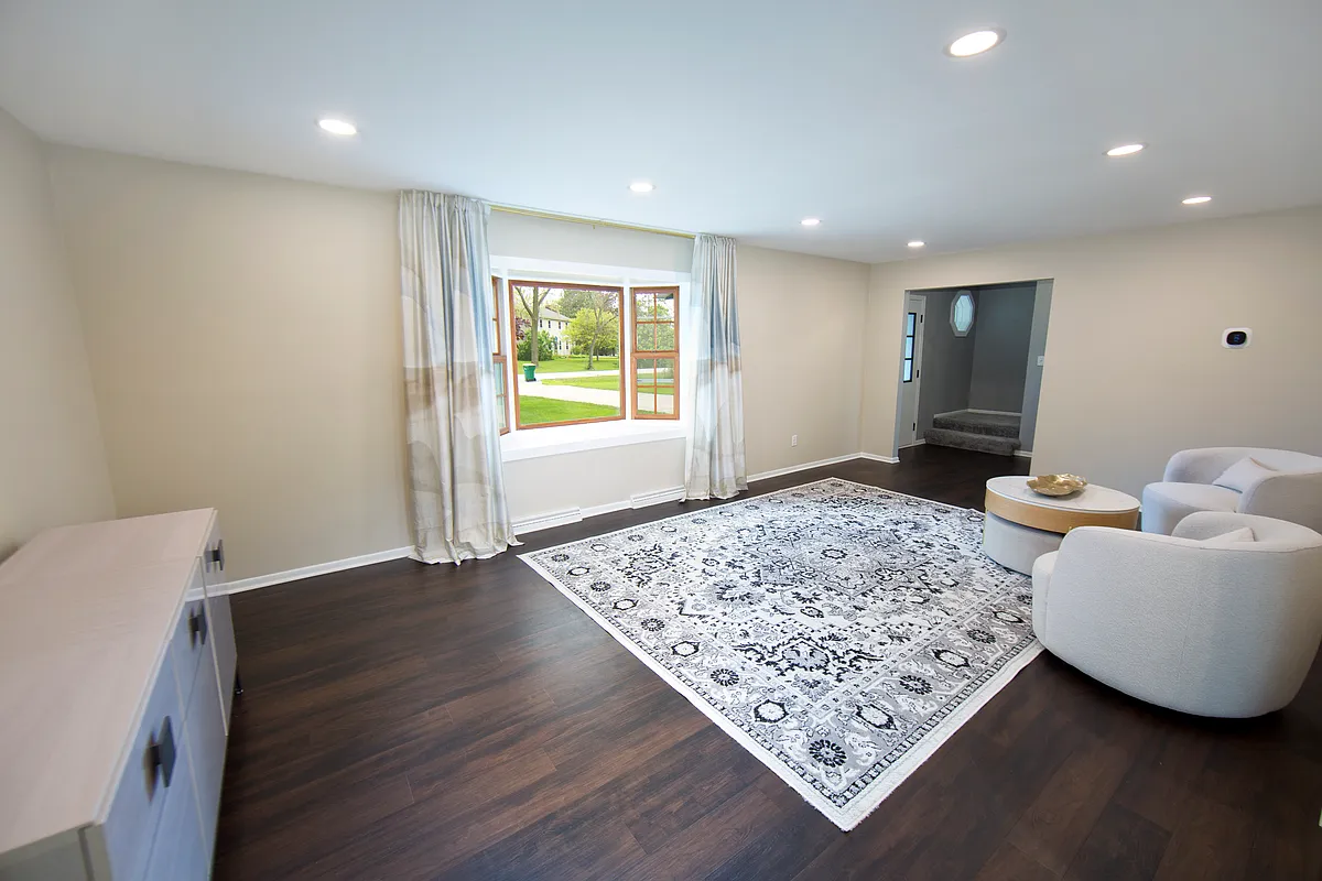 Building Photo - 10234 N La Cresta Dr