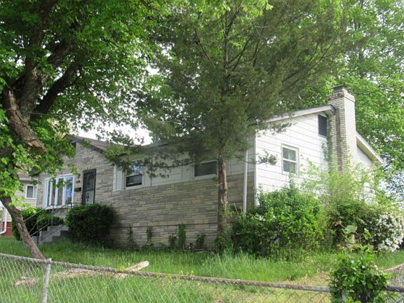 2nd image of 128 Canyon Pl