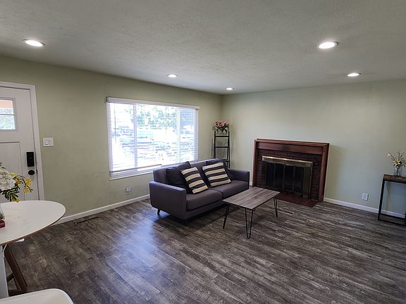 2nd image of 4958 Boone Dr