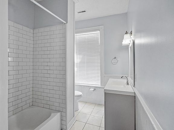 3rd image of 2461 Rivermont Ave