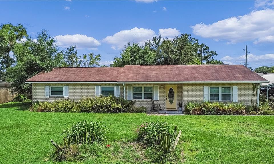 1st image of 3210 Peacock Ln