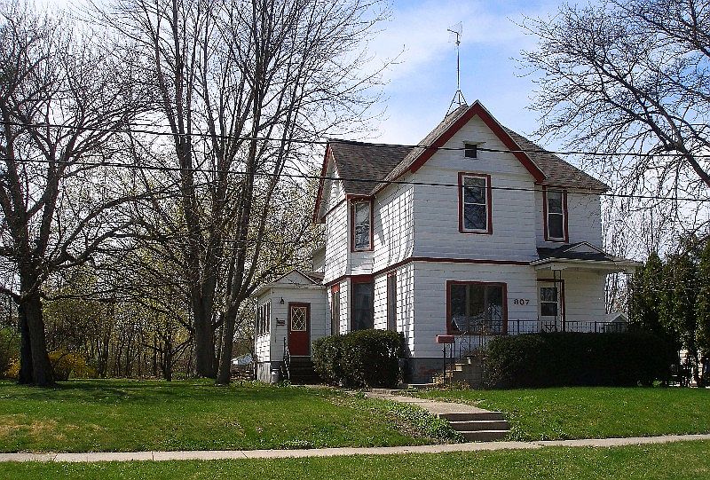 1st image of 807 N Dean St