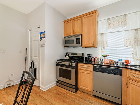 3rd image of 2809 W Washington Blvd APT 102