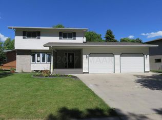 2932 Southgate Dr S, Fargo, ND 58103