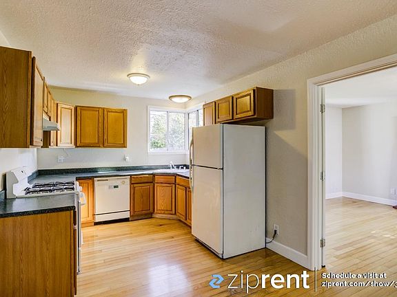 2nd image of 126 Knoll Cir