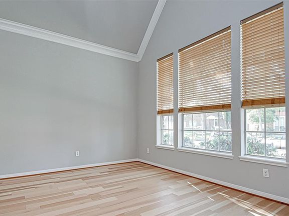 4th image of 3611 Hansford Pl