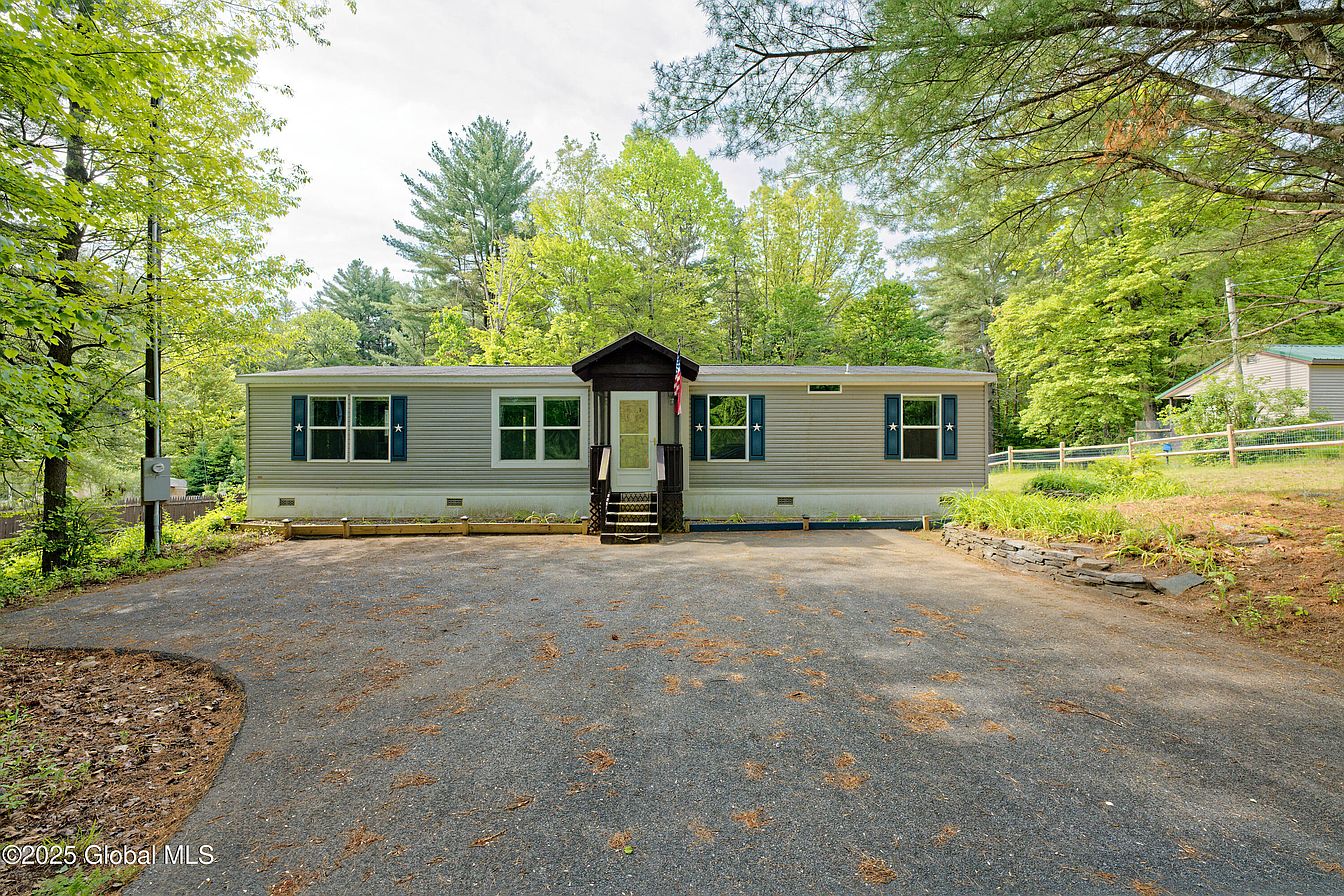 1st image of 38 Warren Lane