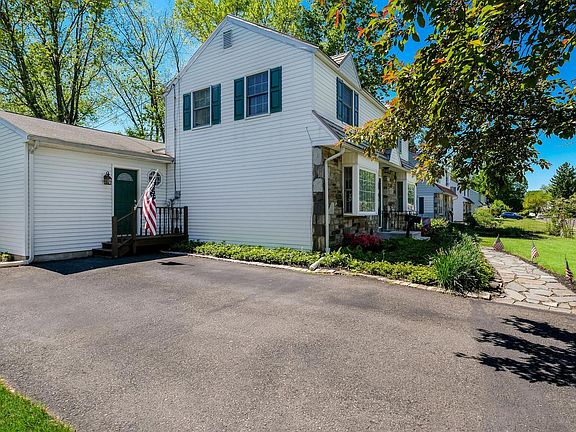3rd image of 123 Belair Rd
