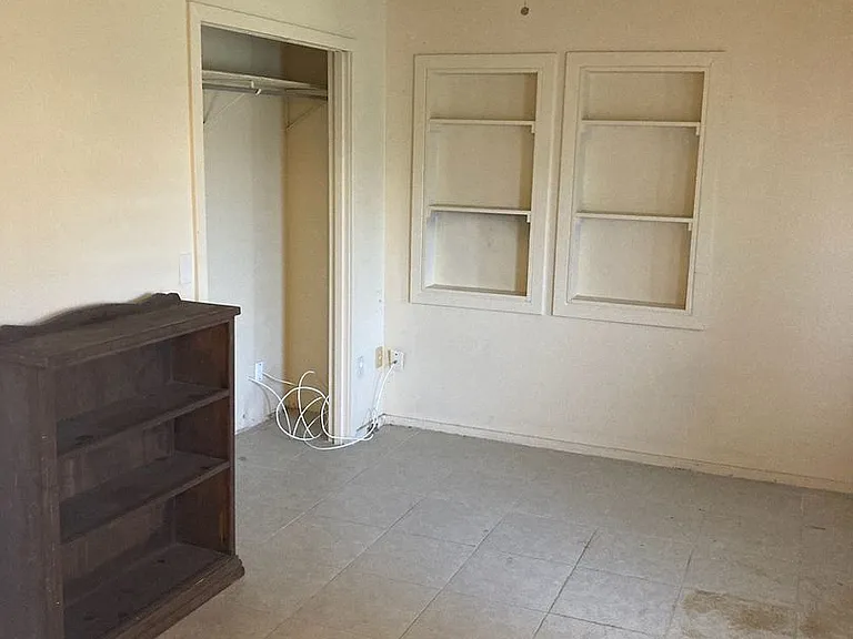 6915 Lekia Pl — Photo 5