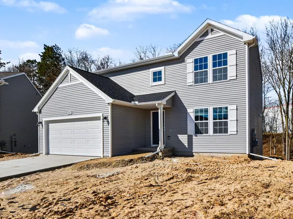 1005 Cedarwood Dr, Greenville, MI 48838