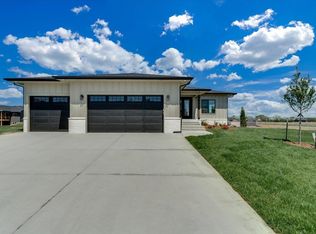 8992 E Bradford St, Wichita, KS 67210