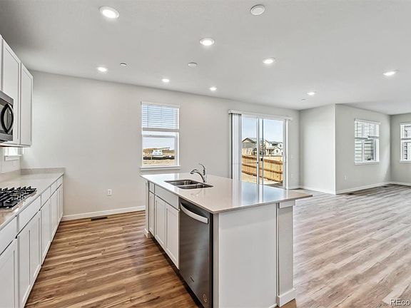 5th image of 1422 Loraine Circle S