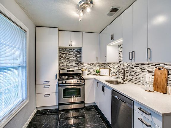 2nd image of 4217 Valentine St