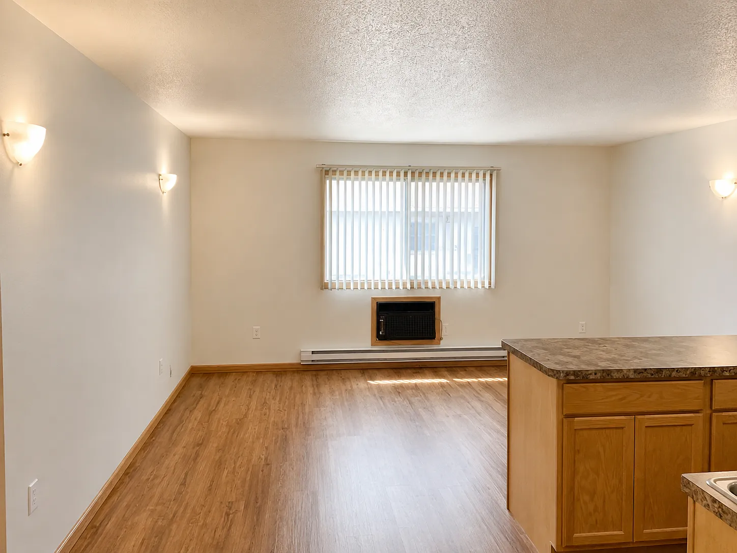 Studio, 400 sqft, $700 — Photo 2