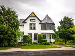 35 Elm St, Peru, NY 12972