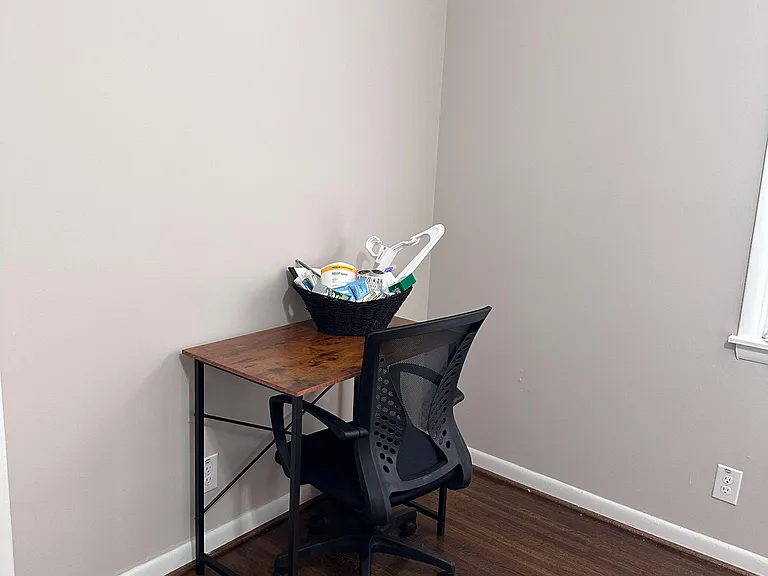Yup! We've got a desk with an ergonomic chair .