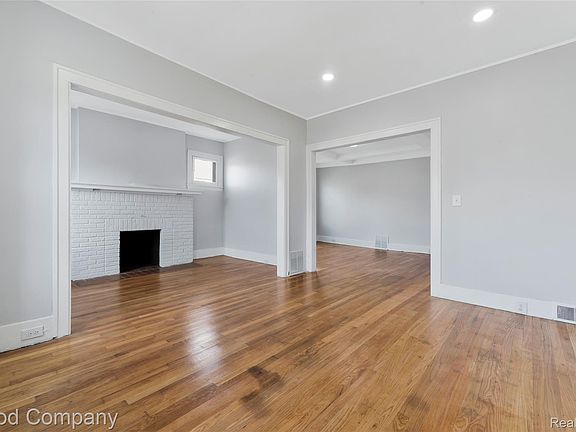 3rd image of 4003 Pingree St