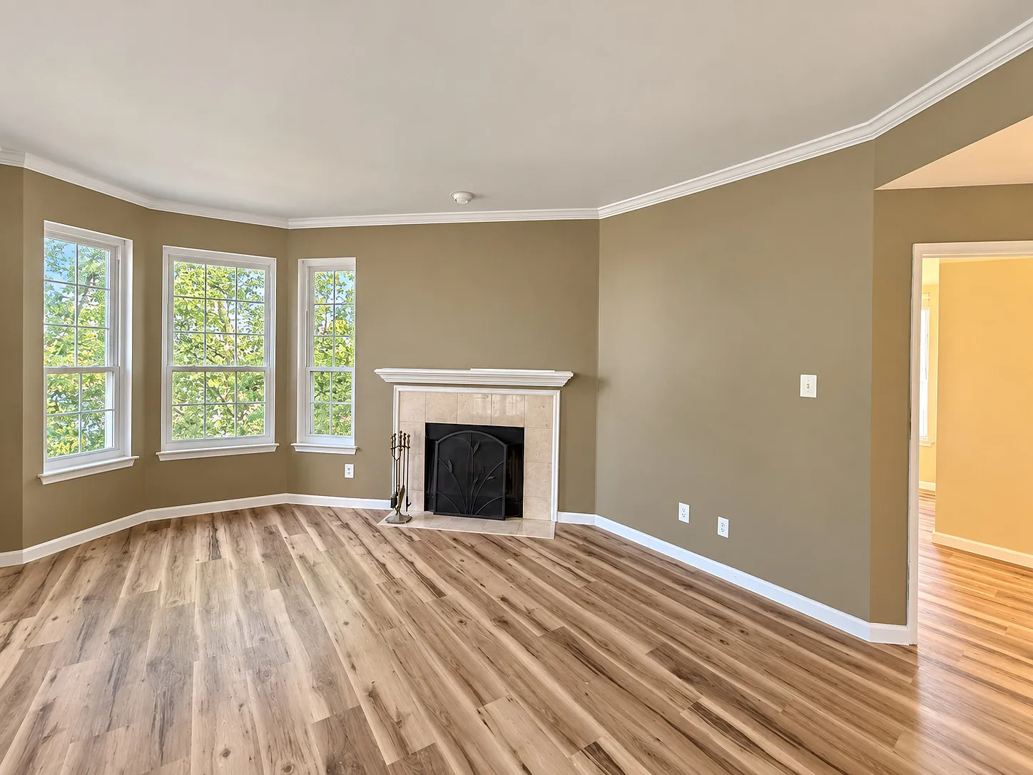 2 bed, 948 sqft, $2,095 — Photo 1