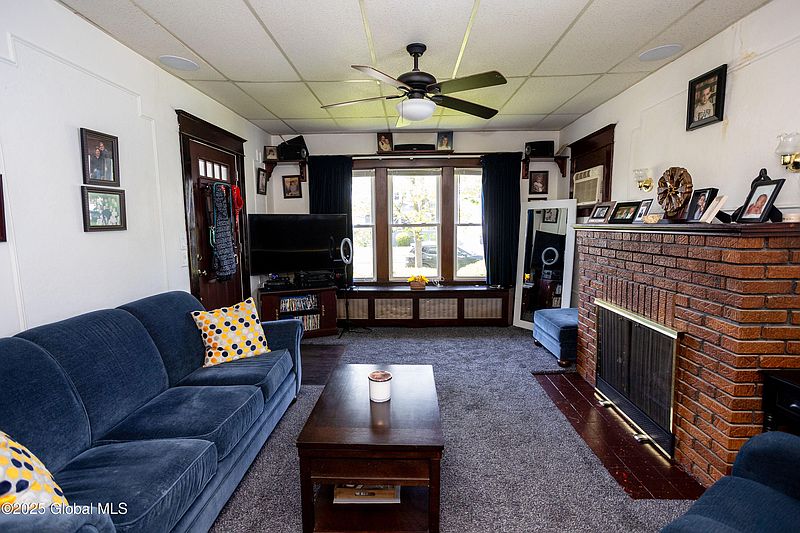4th image of 43 Holmes Court