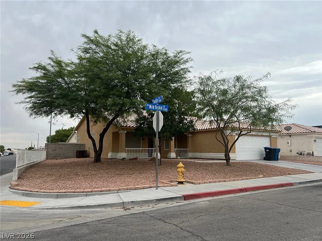 4 bed, 2.0 bath, 1590 sqft, $1,995 — Photo 2