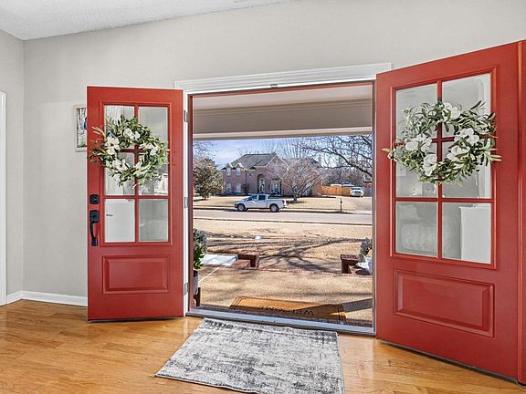 2nd image of 4493 Glenchase Dr