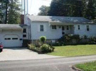 7 Hedge Dr, Norwalk, CT 06851
