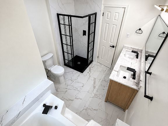 2nd image of 101 Laurel Cir