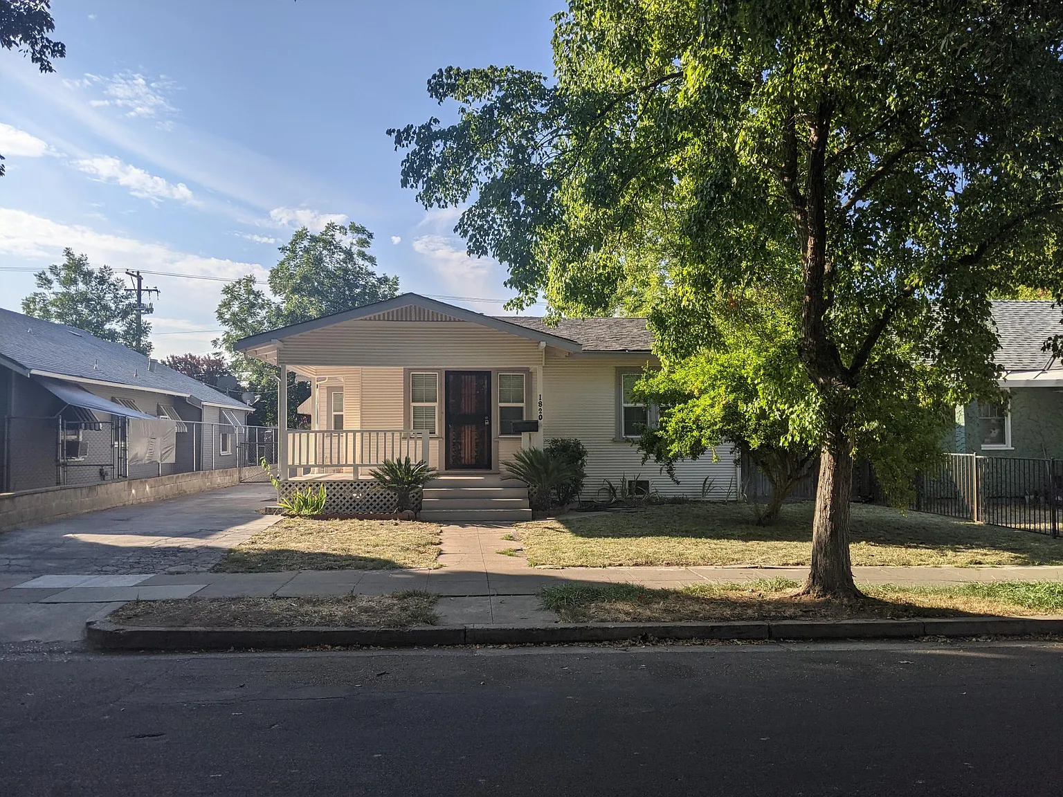 1820 El Monte Ave photo 1