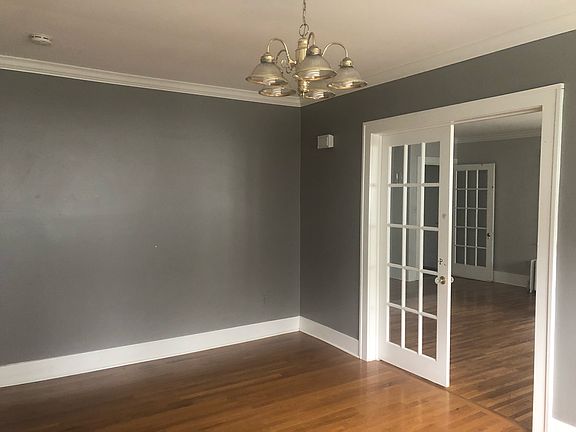5th image of 307 Spencer St NE #1