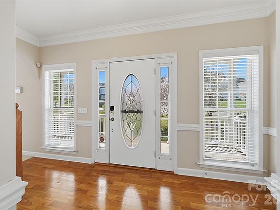 4th image of 2410 27th Avenue Cir NE